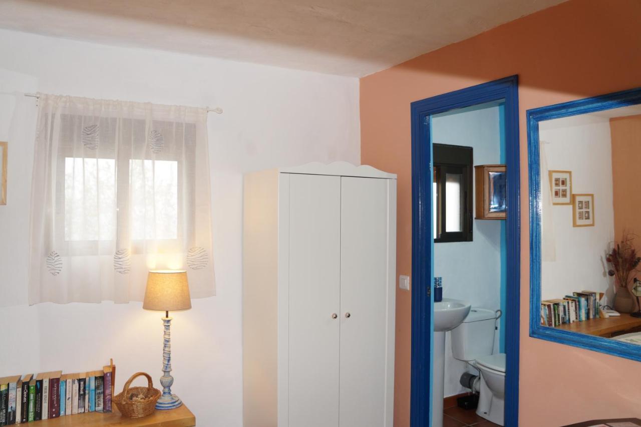 Vine Ridge Studio And Apartment Comares Екстериор снимка