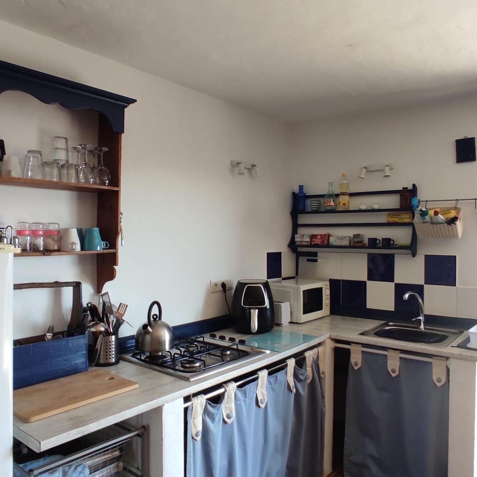Vine Ridge Studio And Apartment Comares Екстериор снимка